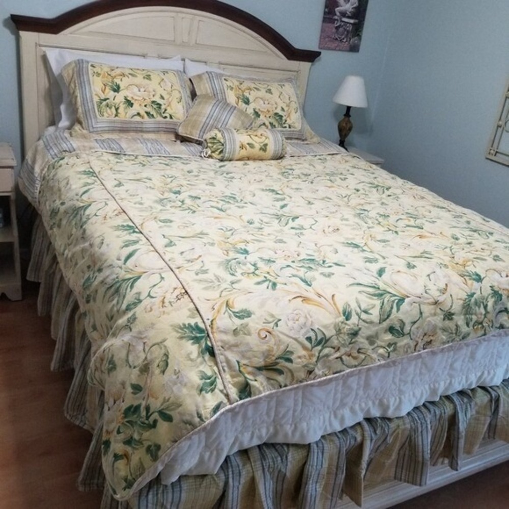 EUC Waverly Queen / Full Duvet set - Picture 2 of 13